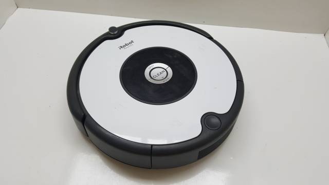 Dulkių siurblys - robotas \