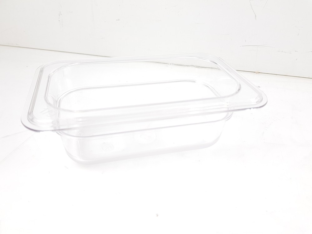 Dėžė plastikinių indelių