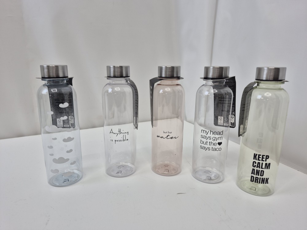 20 vnt. plastikinių gertuvių, 500 ml.