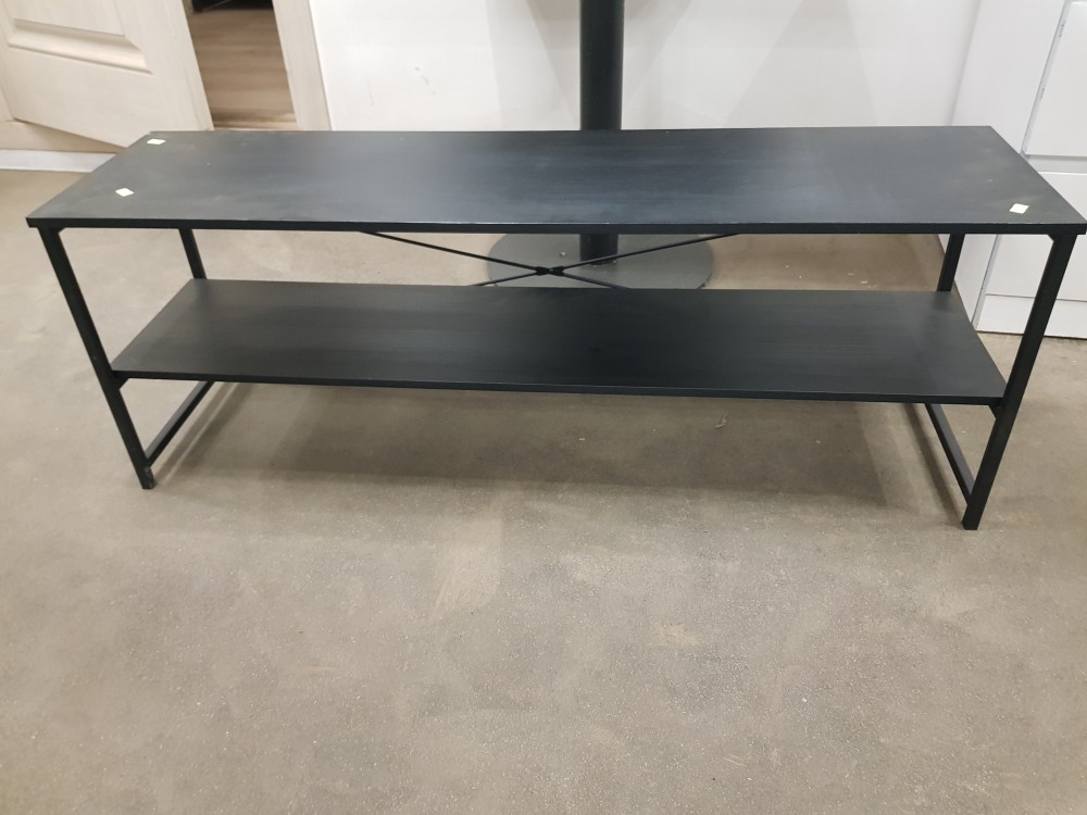 Staliukas, 110 x 30 x 40 cm.